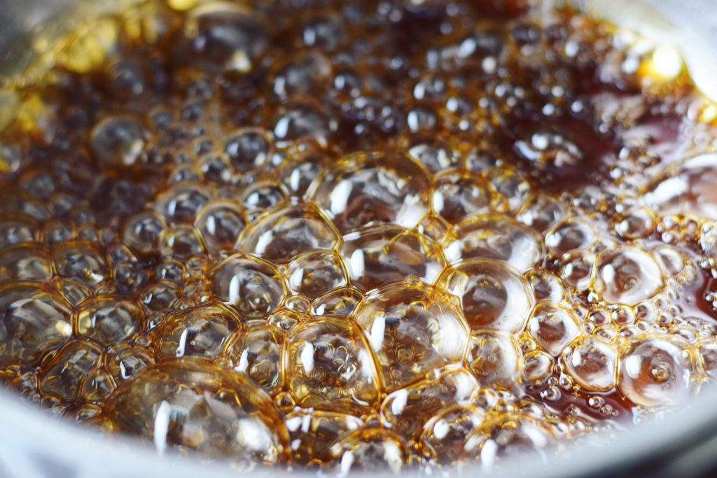simmering caramel syrup 4